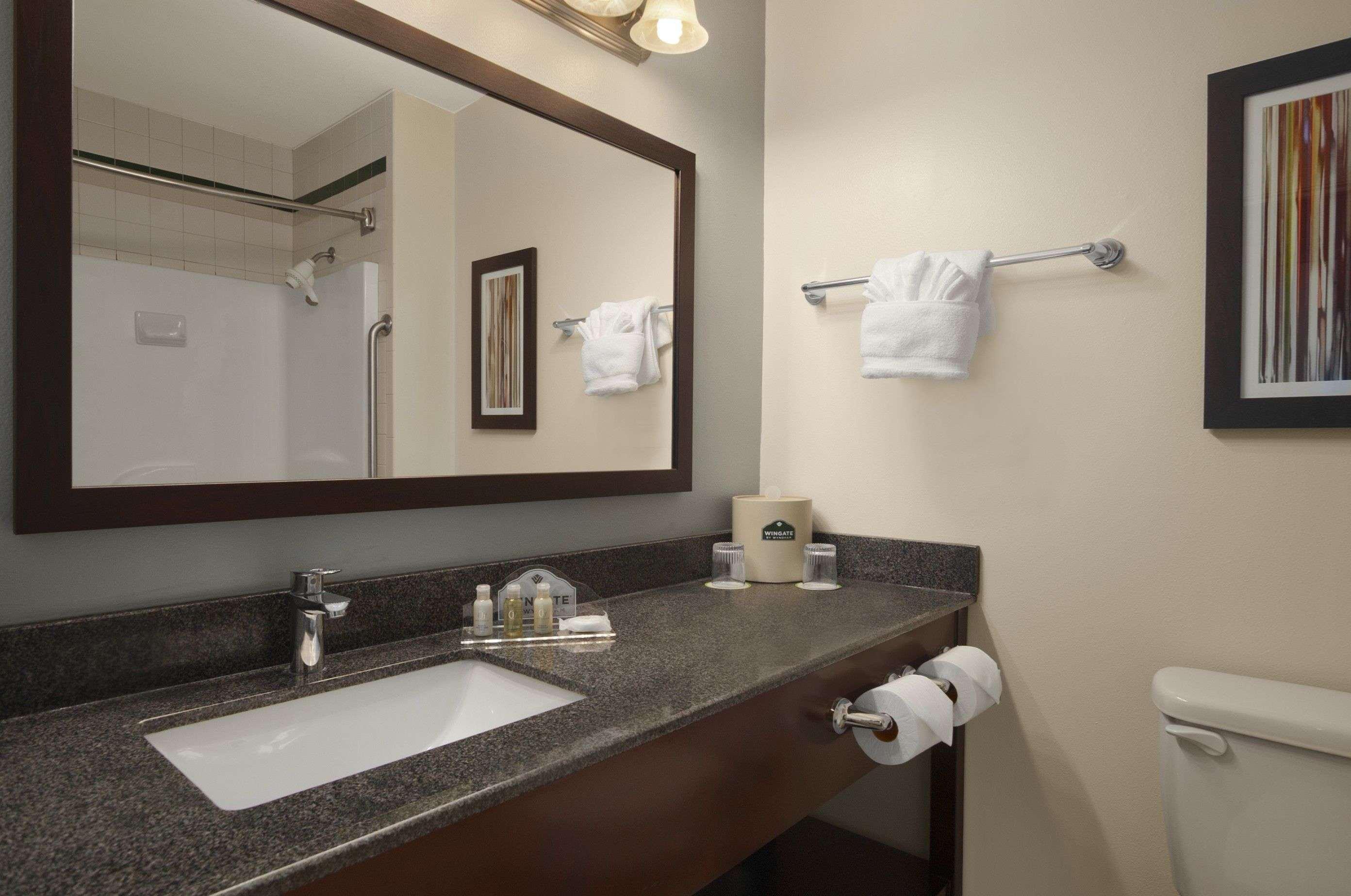 Hotel Wingate By Wyndham And Williamson Conference Center Round Rock Exterior foto